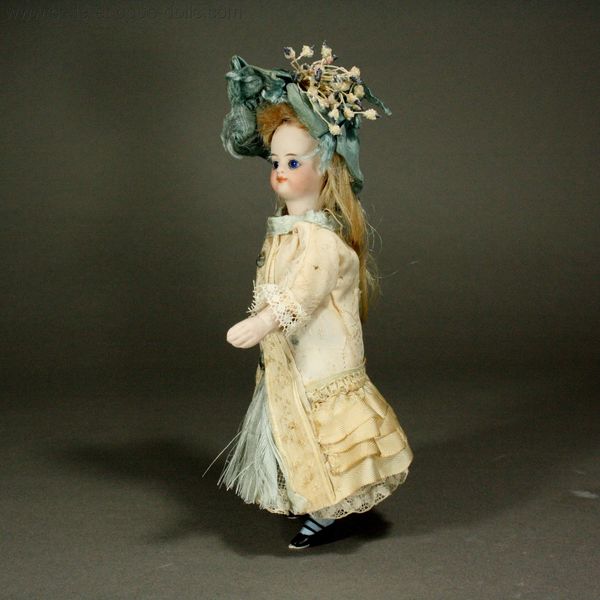 Antique Miniature Dolls / French All- Bisque Mignonette with