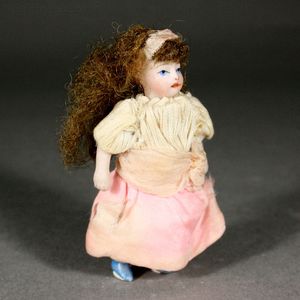 Puppenstuben puppen , Antique Dollhouse all bisque doll ,  