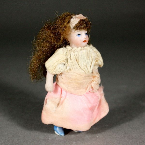 Antique dolls house lilliputian doll , Puppenstuben puppen