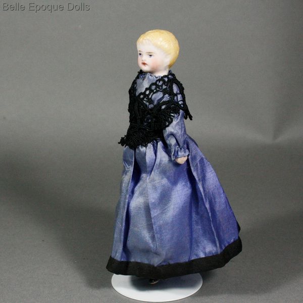 Antique dolls house doll , Puppenstubenpuppen