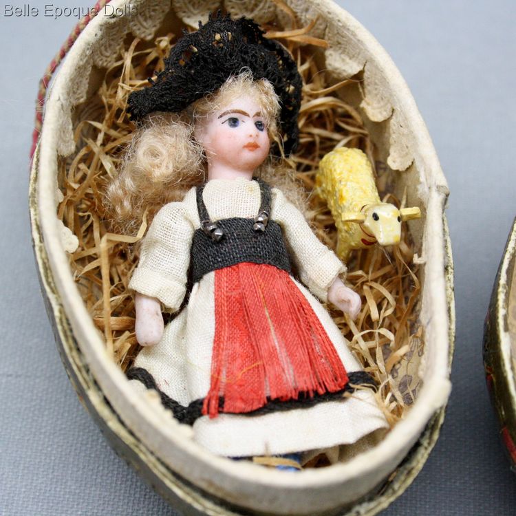 antique Shepherdess  in Presentation Easter Egg , Antique Dollhouse miniature lilliputian doll , Puppenstuben puppen