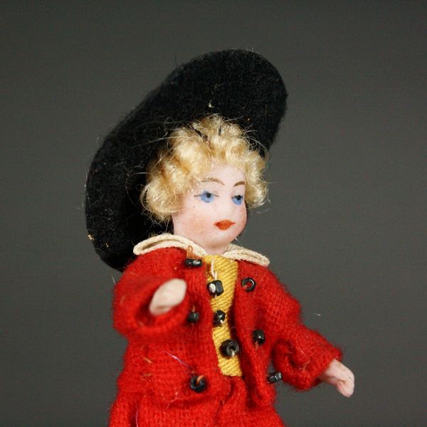 Antique dolls lilliputians French  , Puppenstuben puppen