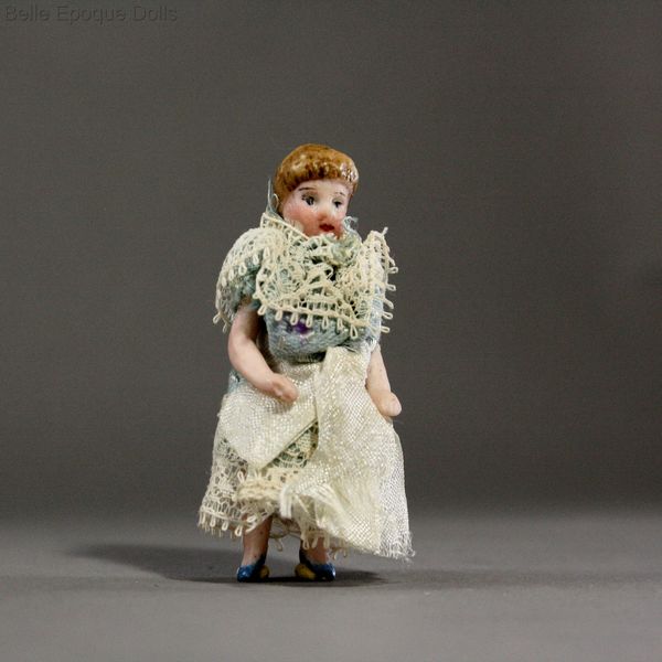 Antique dolls house miniature baby  , Puppenstuben zubehor