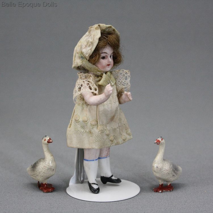 Antique all bisque doll geese , Puppenstuben puppen ganzbiskuit