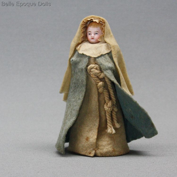 Puppenstuben zubehor , Antique Dollhouse miniature nun , Puppenstuben zubehor
