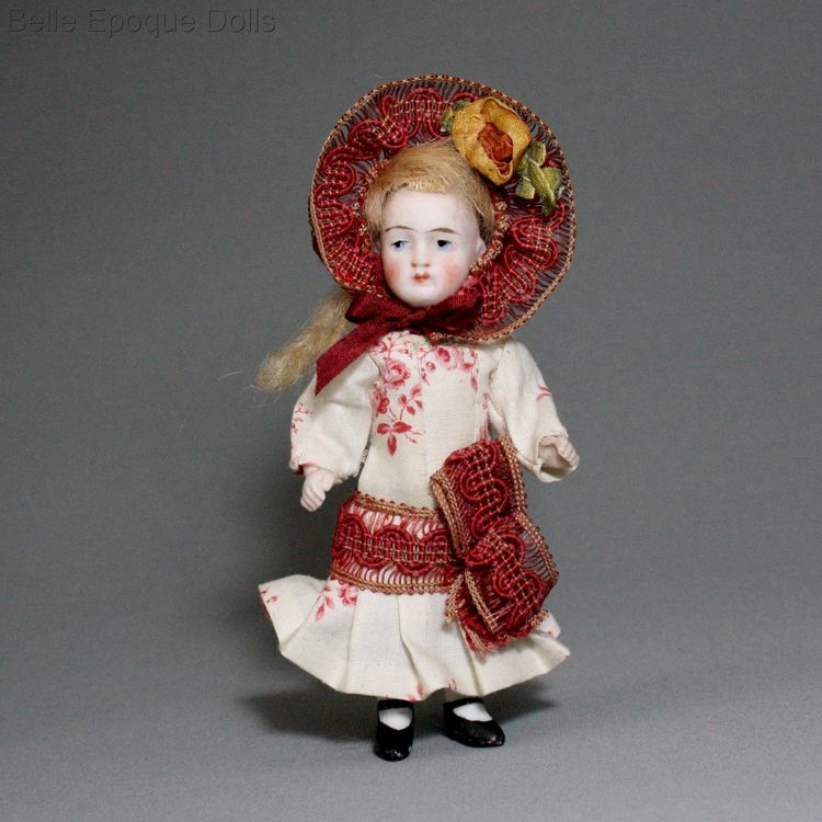 Puppenstuben ganzbiskuit puppen , Antique all bisque doll , Puppenstuben ganzbiskuit puppen