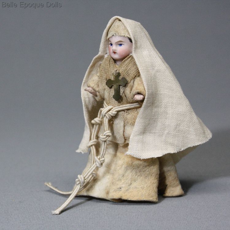 Puppenstuben zubehor , Antique Dollhouse doll nun , Puppenstuben zubehor