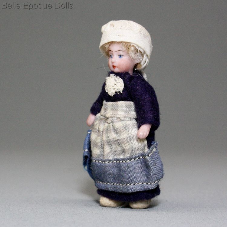  franzoesische puppenstubenpuppe , Antique French tiny mignonette , Antique dolls house all bisque doll