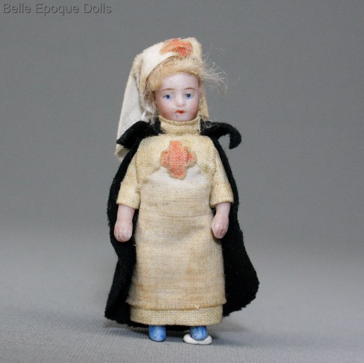 Antique Lilliputian nurse Doll , Puppenstuben zubehor