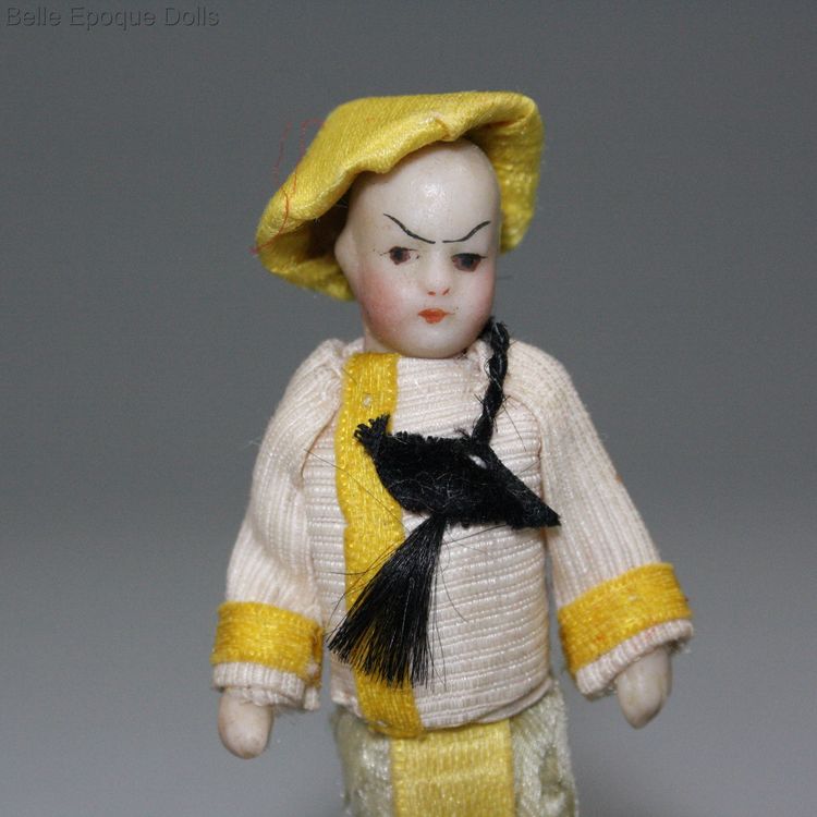Antique french chinese all bisque miniature doll , franzoesische puppenstubenpuppe