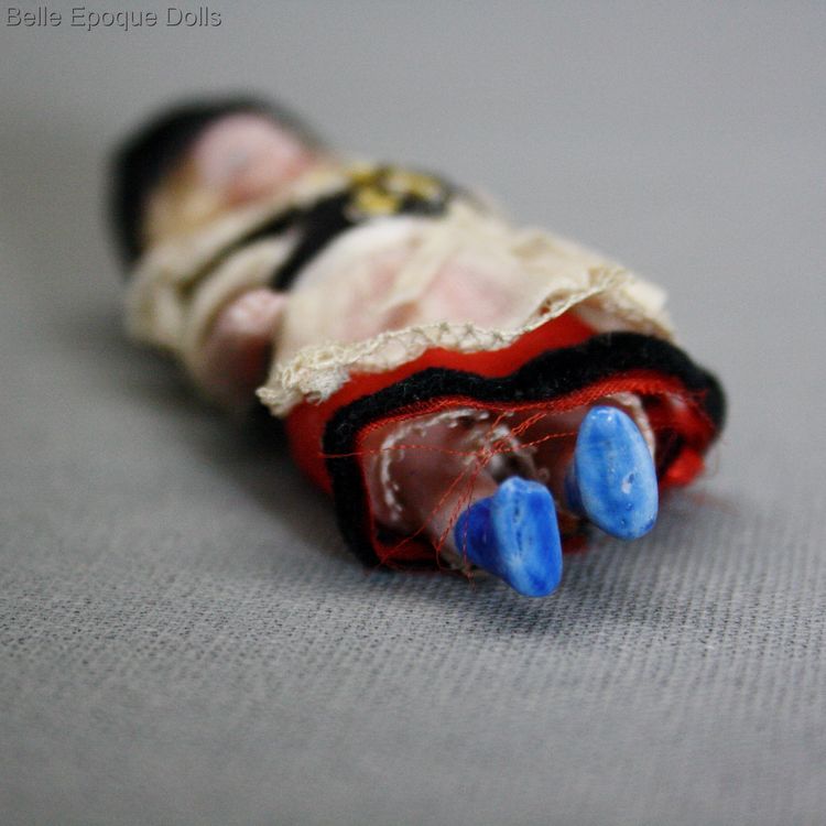  Antique dolls house tiny lilliputian doll , Puppenstuben ganzbiskuit puppe