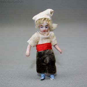 Lot De 4 Poupées Anciennes Lilliputiennes En Porcelaine (tailles 5.5 à 8 Cm)