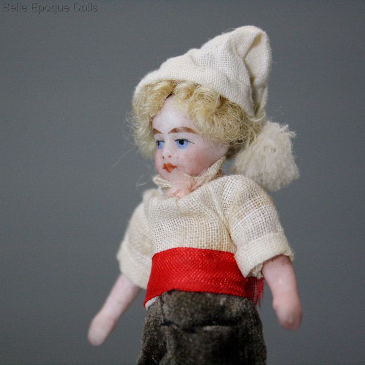 Antique dolls house tiny lilliputian doll , Puppenstuben ganzbiskuit puppe