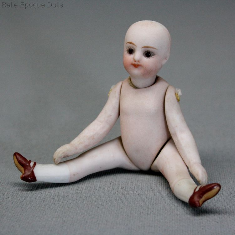 miniature antique doll mignonette , all bisque tiny French doll ,  Puppenstuben ganzbiskuit puppe mignonette 