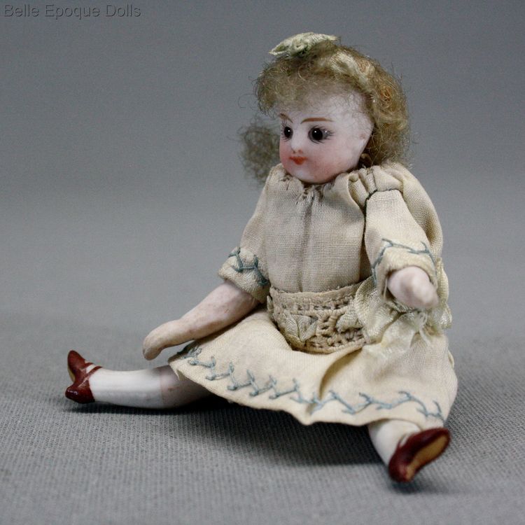  Puppenstuben ganzbiskuit puppe mignonette  , miniature antique doll mignonette