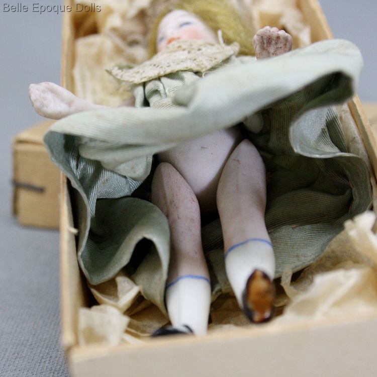 Antique Dollhouse miniature all bisque doll ,  Puppenstuben ganzbiskuit puppe mignonette 