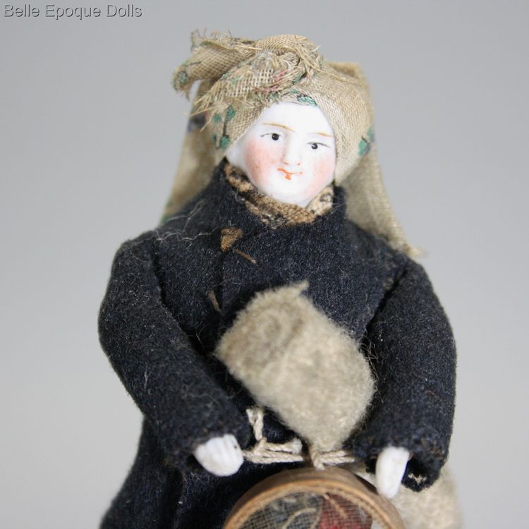 Puppenstuben puppen alte , Antique Dollhouse early doll , Puppenstuben puppen alte