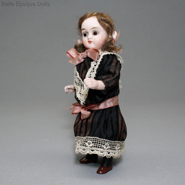 Antique Dollhouse all bisque doll , Puppenstuben ganzbiskuit porzellan